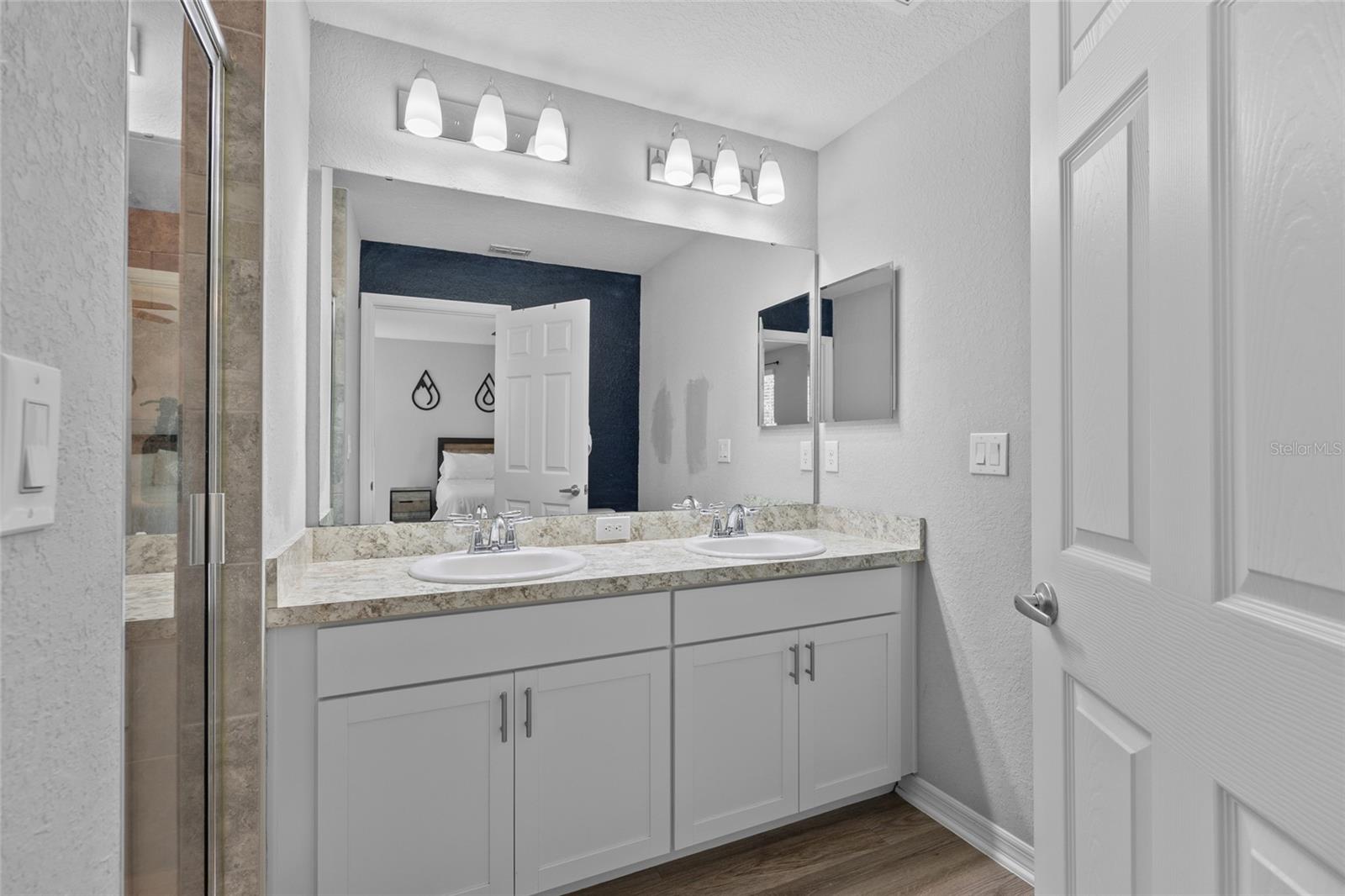 Image 16 of 32 For 3084 Fieldwood Circle