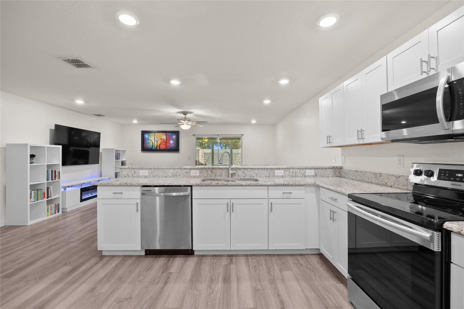 Image 2 of 32 For 3084 Fieldwood Circle