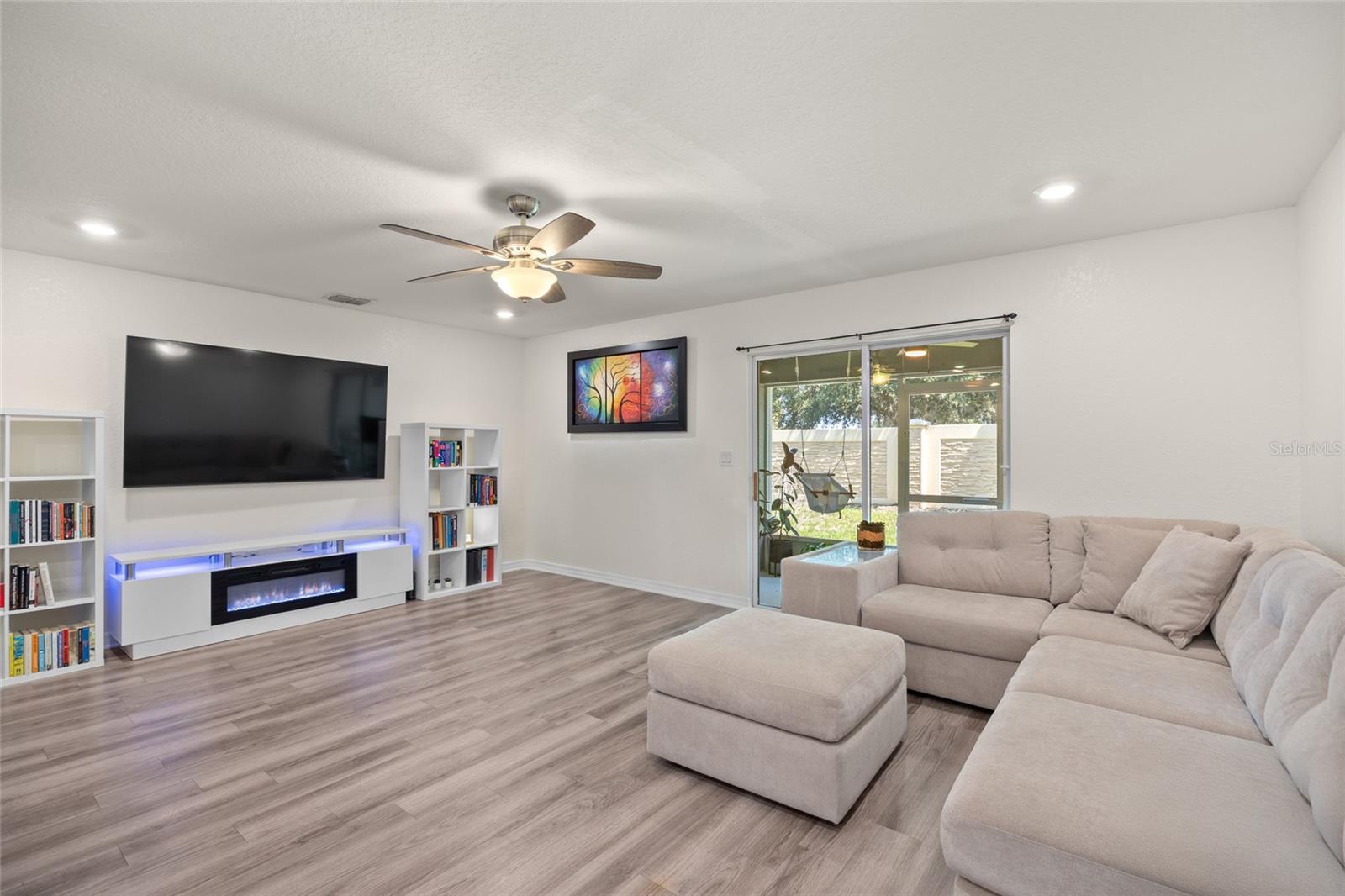 Image 3 of 32 For 3084 Fieldwood Circle