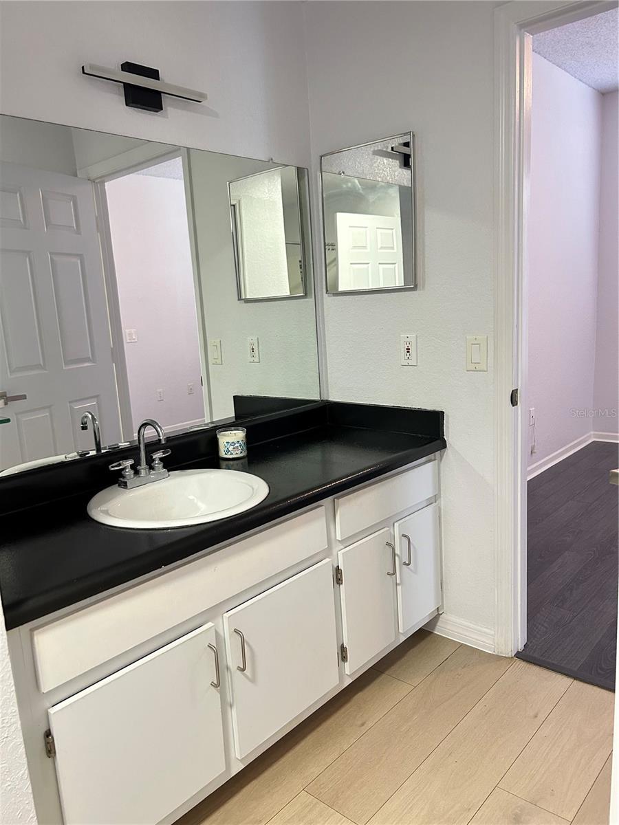 Image 6 of 21 For 8300 Elm Park Drive 723