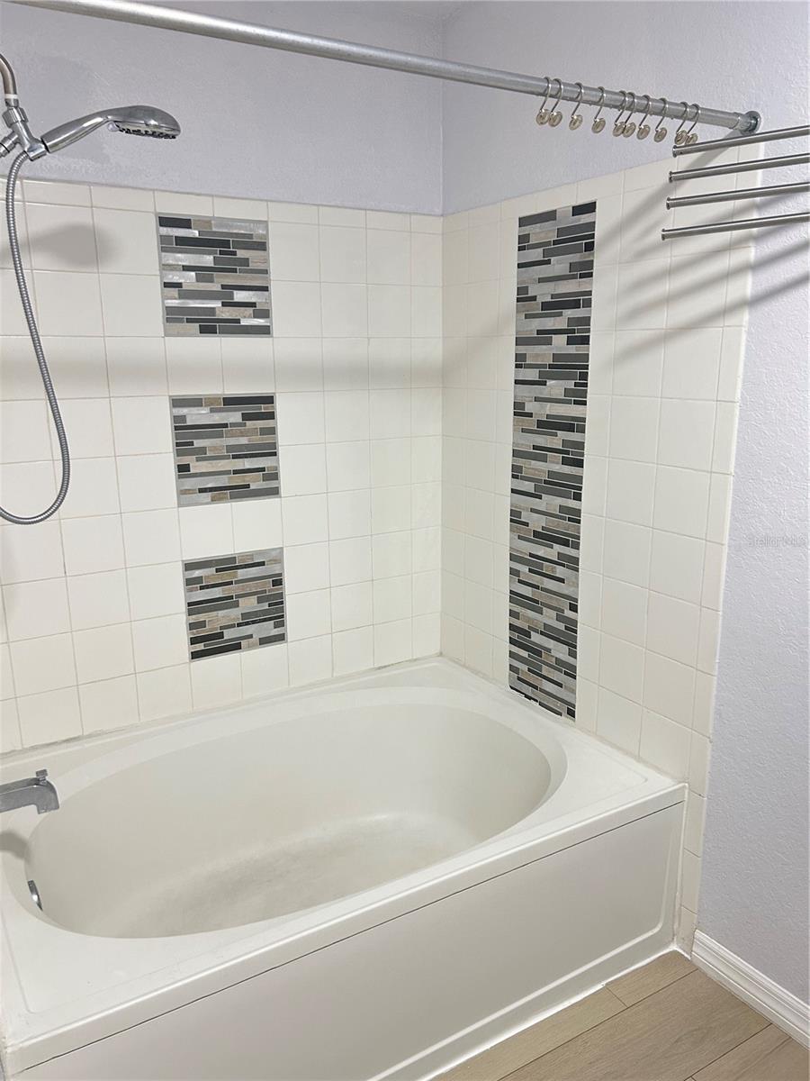 Image 7 of 21 For 8300 Elm Park Drive 723