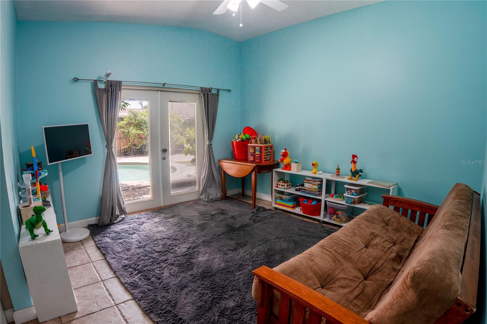 Image 22 of 35 For 6048 Linneal Beach Drive
