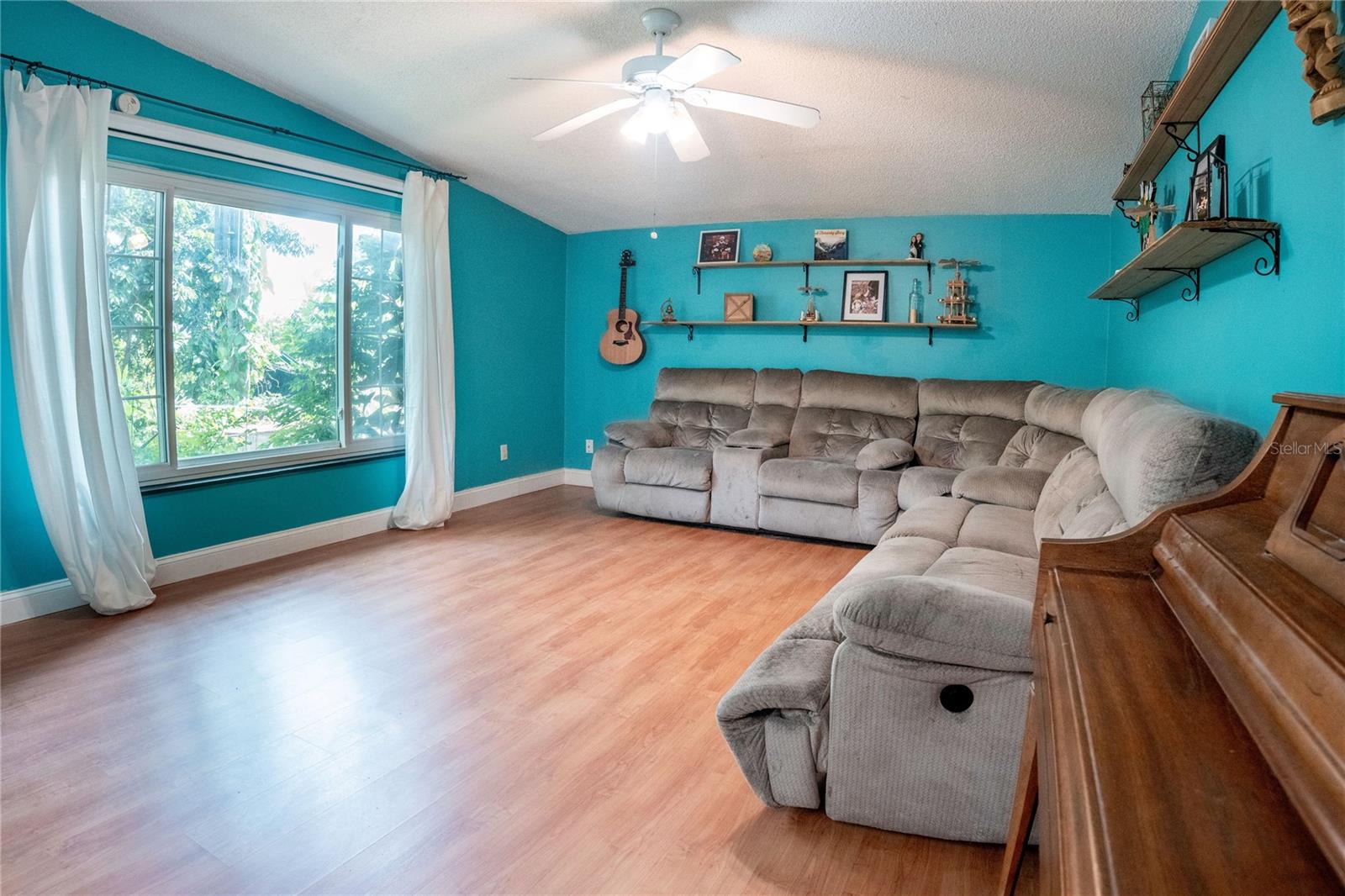 Image 7 of 35 For 6048 Linneal Beach Drive