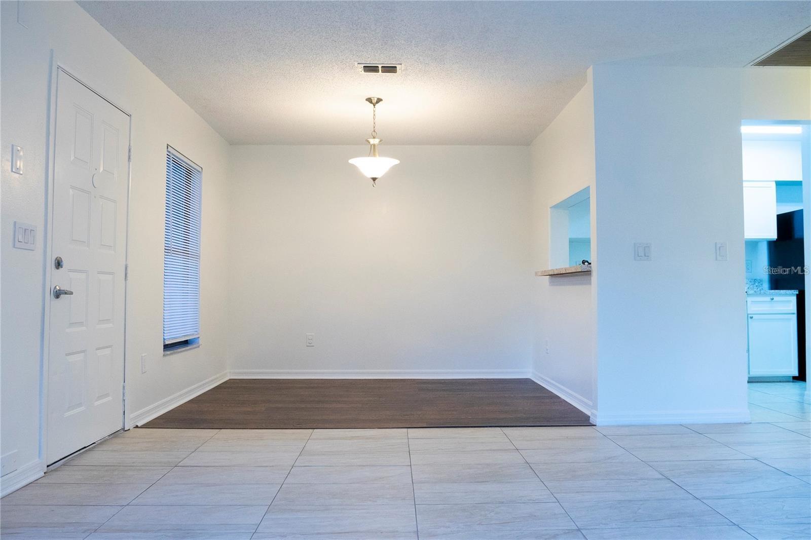 Image 4 of 7 For 1802 Northlake Drive 1802