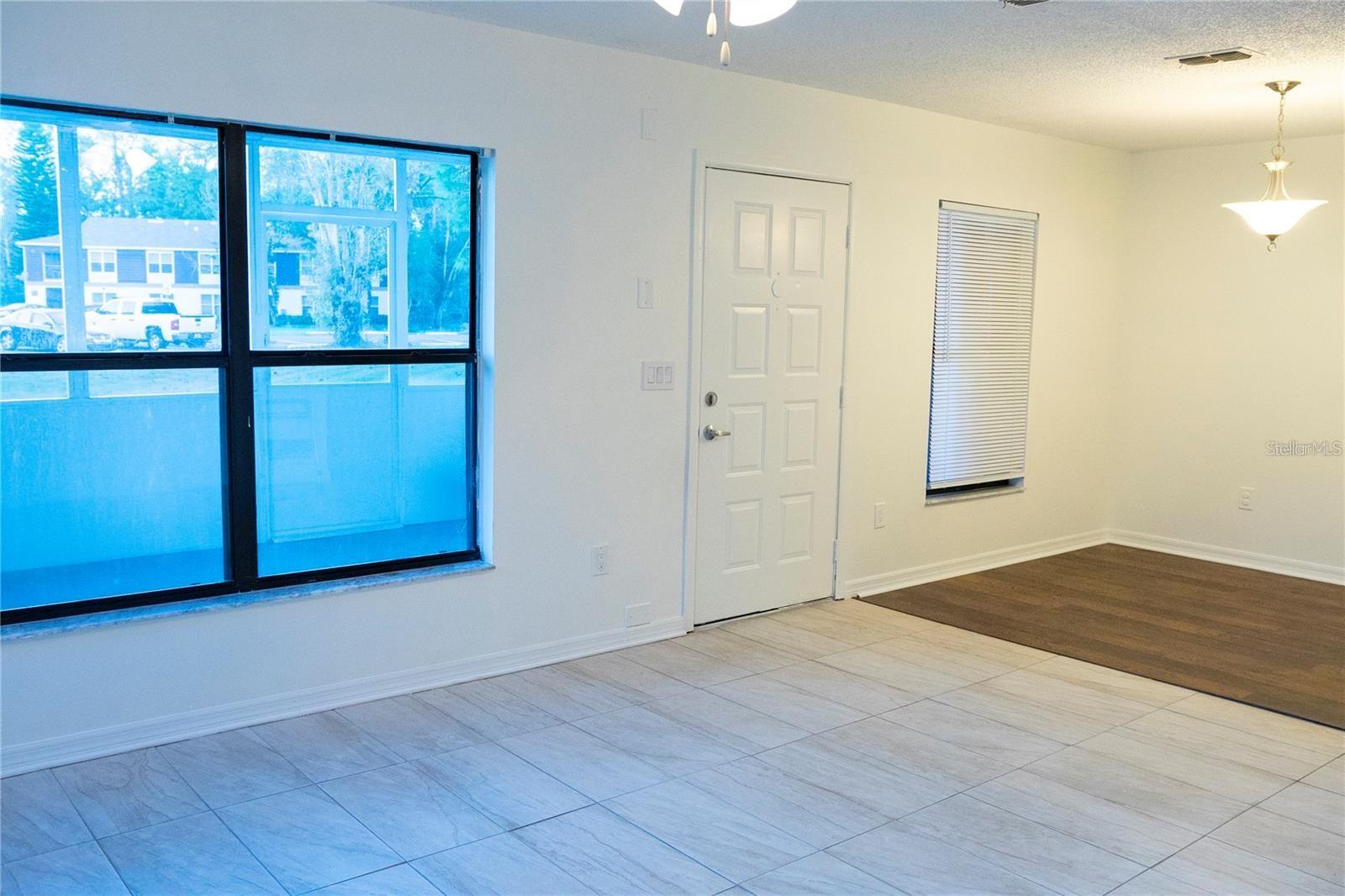Image 5 of 7 For 1802 Northlake Drive 1802
