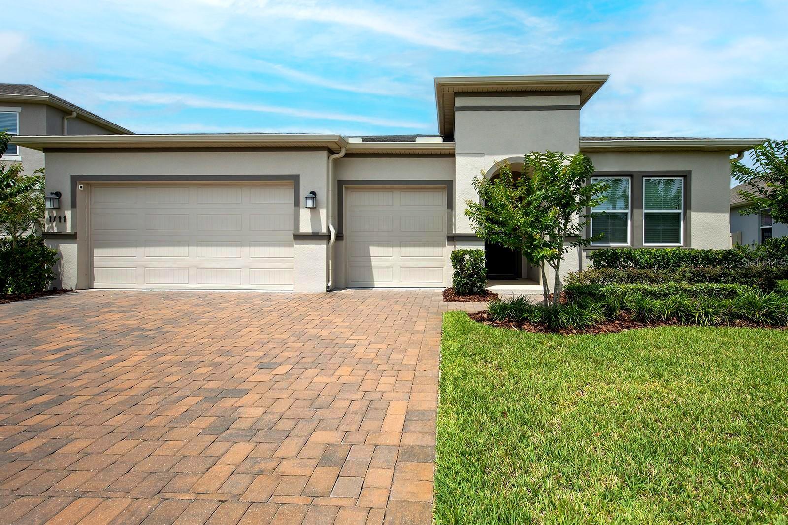 Listing Details for 1711 Lake Sims Parkway, OCOEE, FL 34761