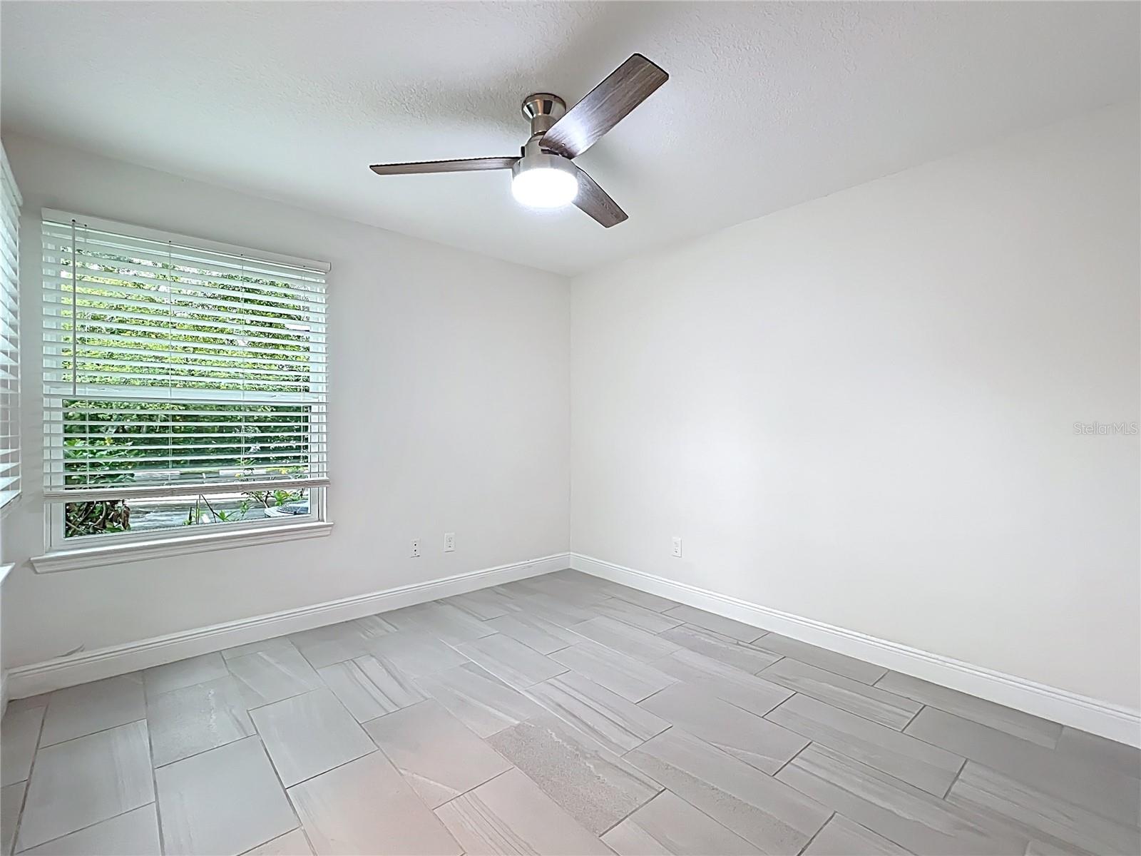 Image 18 of 27 For 2580 Grassy Point Drive 106