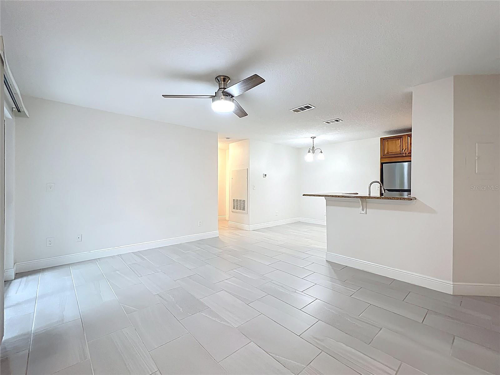 Image 4 of 27 For 2580 Grassy Point Drive 106