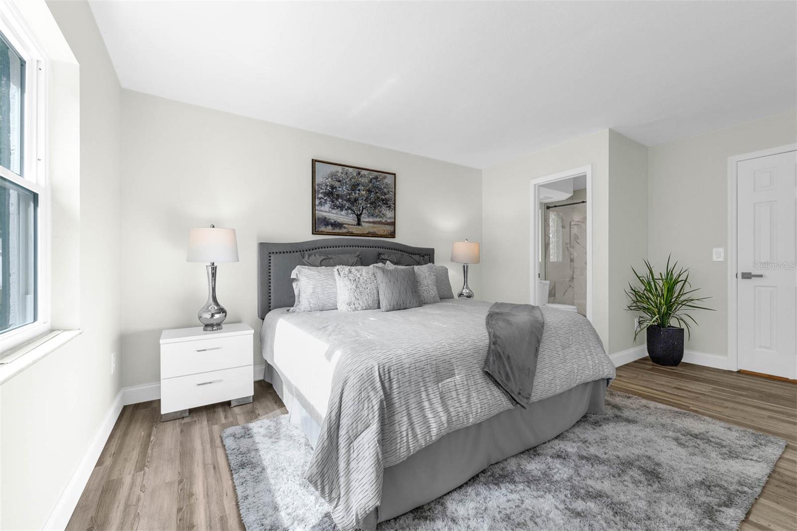 Image 14 of 31 For 112 Des Pinar Lane