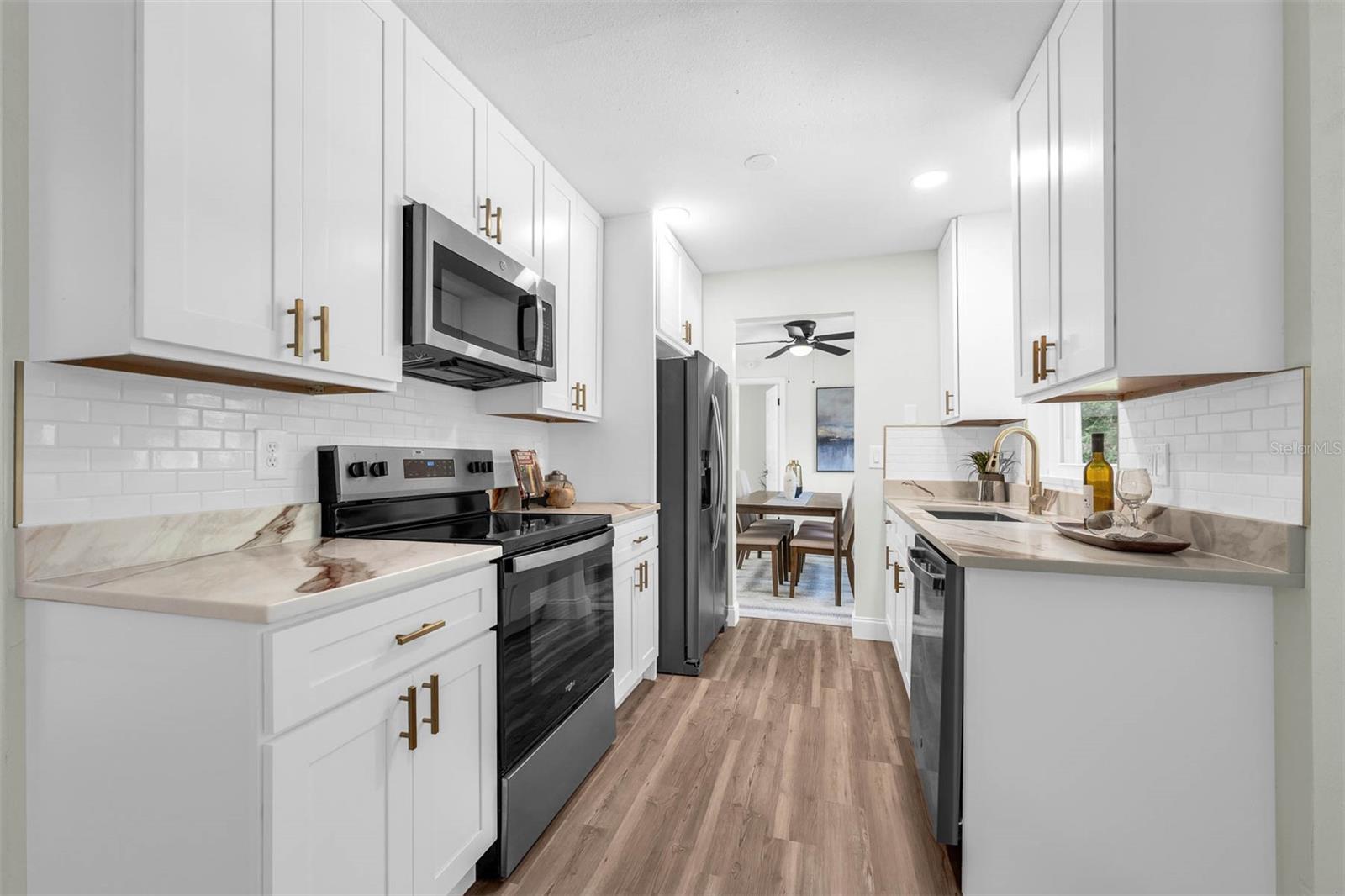 Image 8 of 31 For 112 Des Pinar Lane