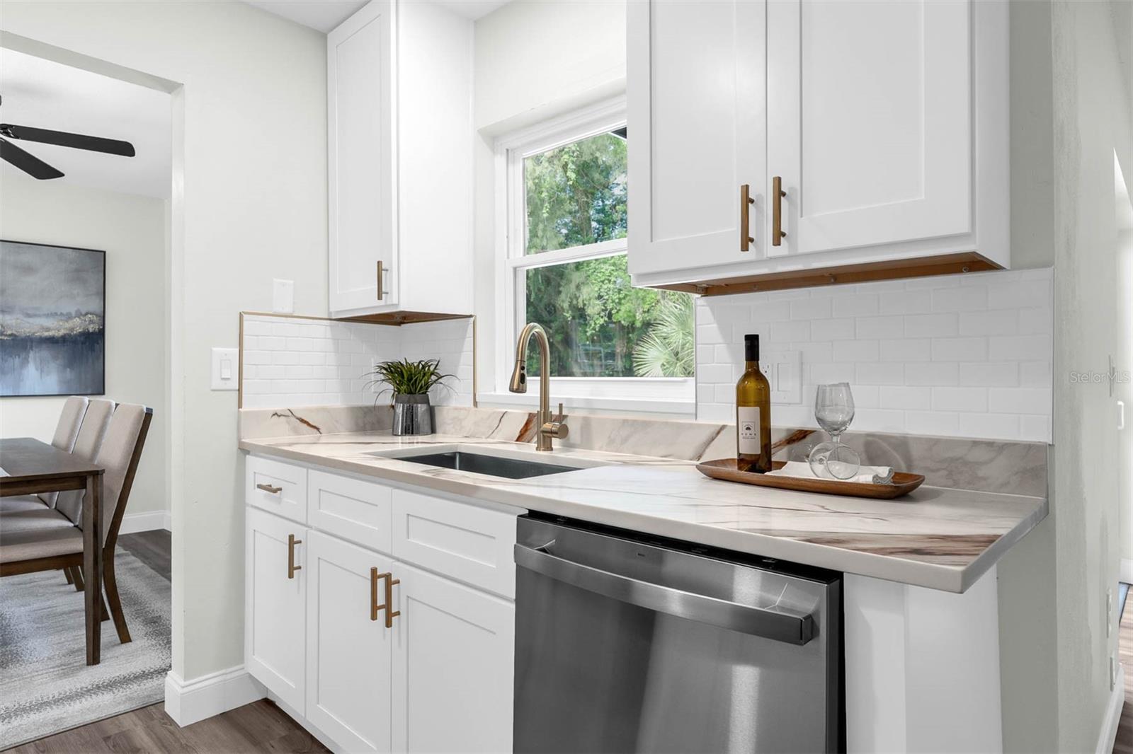 Image 9 of 31 For 112 Des Pinar Lane