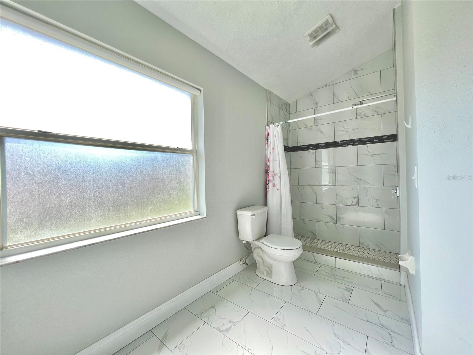 Image 12 of 12 For 1050 Pineview Court