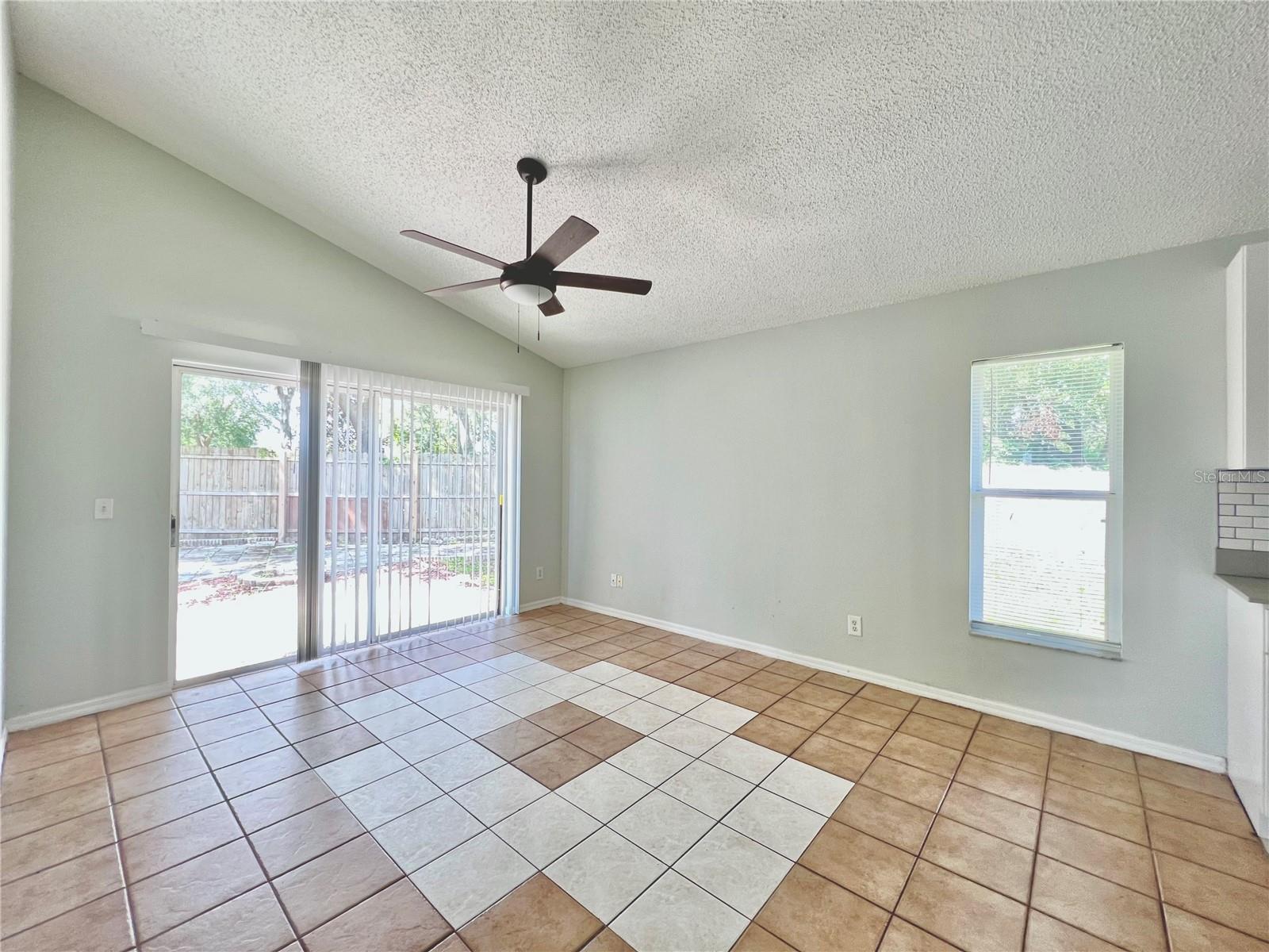 Image 8 of 12 For 1050 Pineview Court