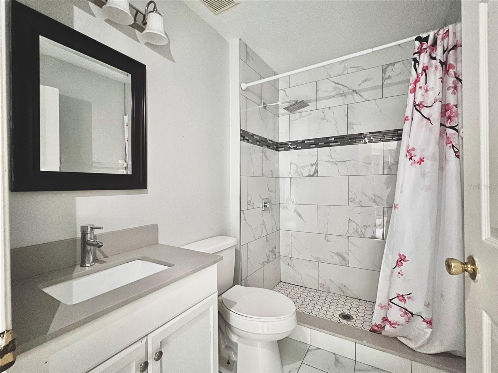 Image 9 of 12 For 1050 Pineview Court