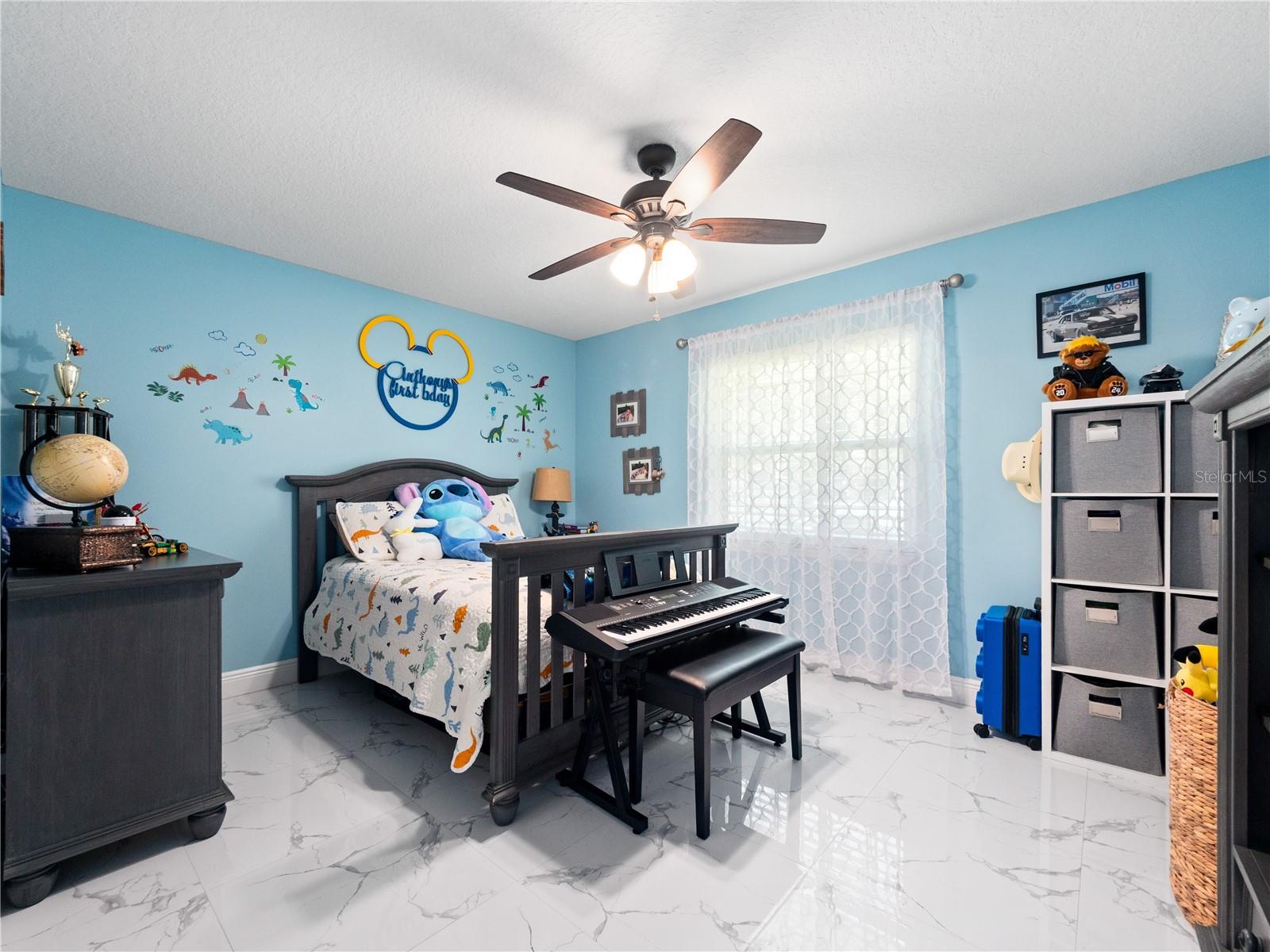 Image 24 of 32 For 910 Red Oak Court