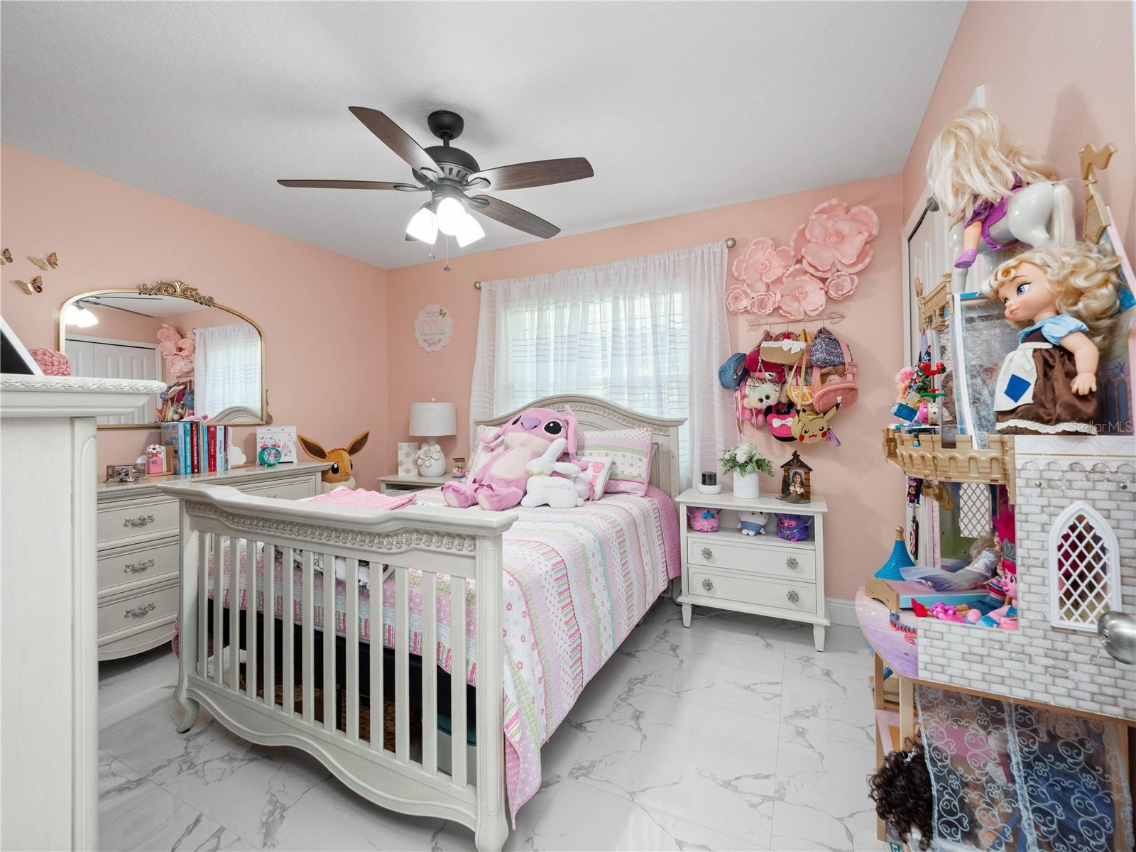 Image 26 of 32 For 910 Red Oak Court