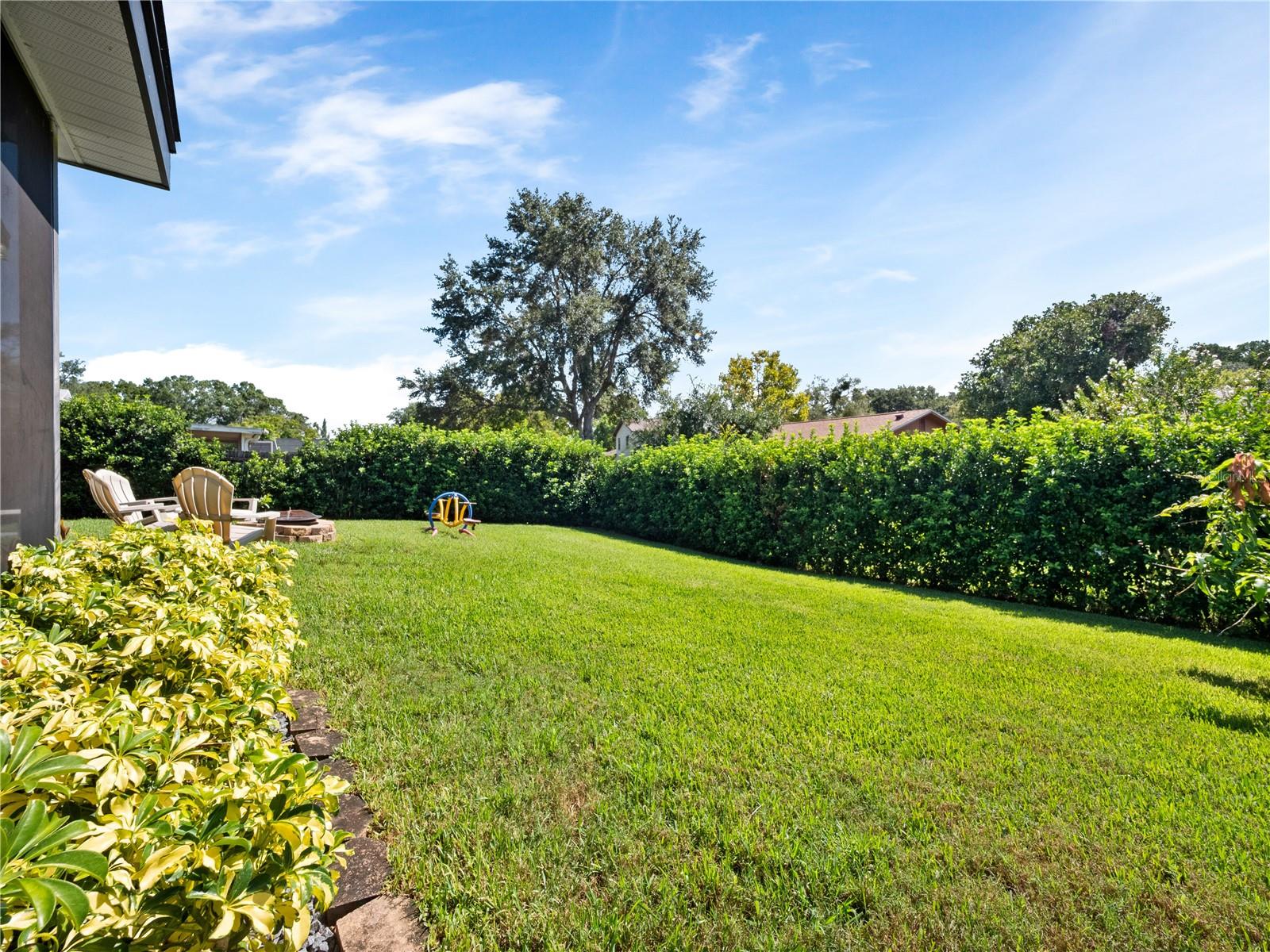 Image 28 of 32 For 910 Red Oak Court