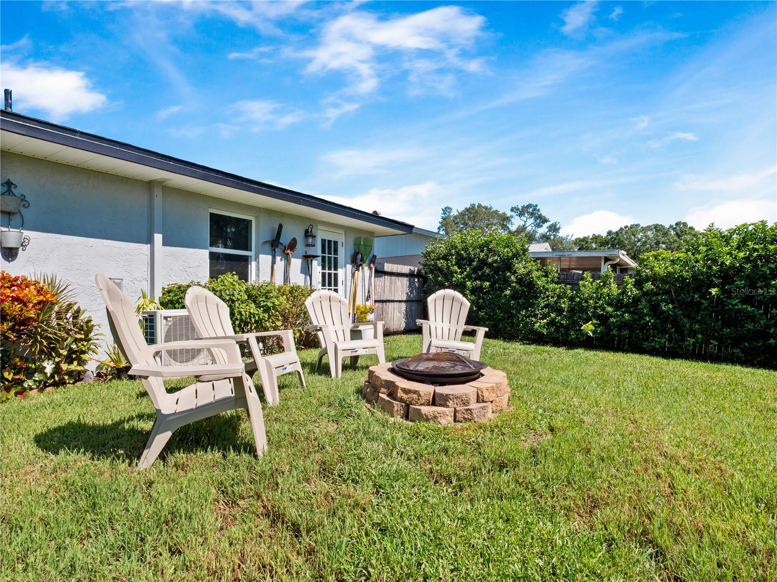 Image 29 of 32 For 910 Red Oak Court