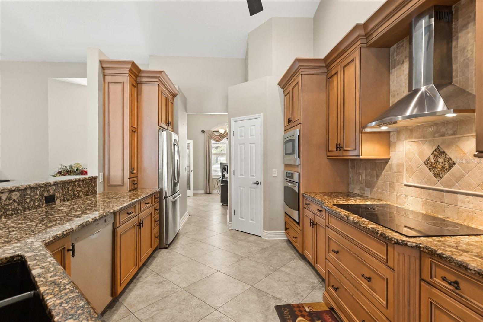 Image 12 of 47 For 3741 Gatlin Place Circle