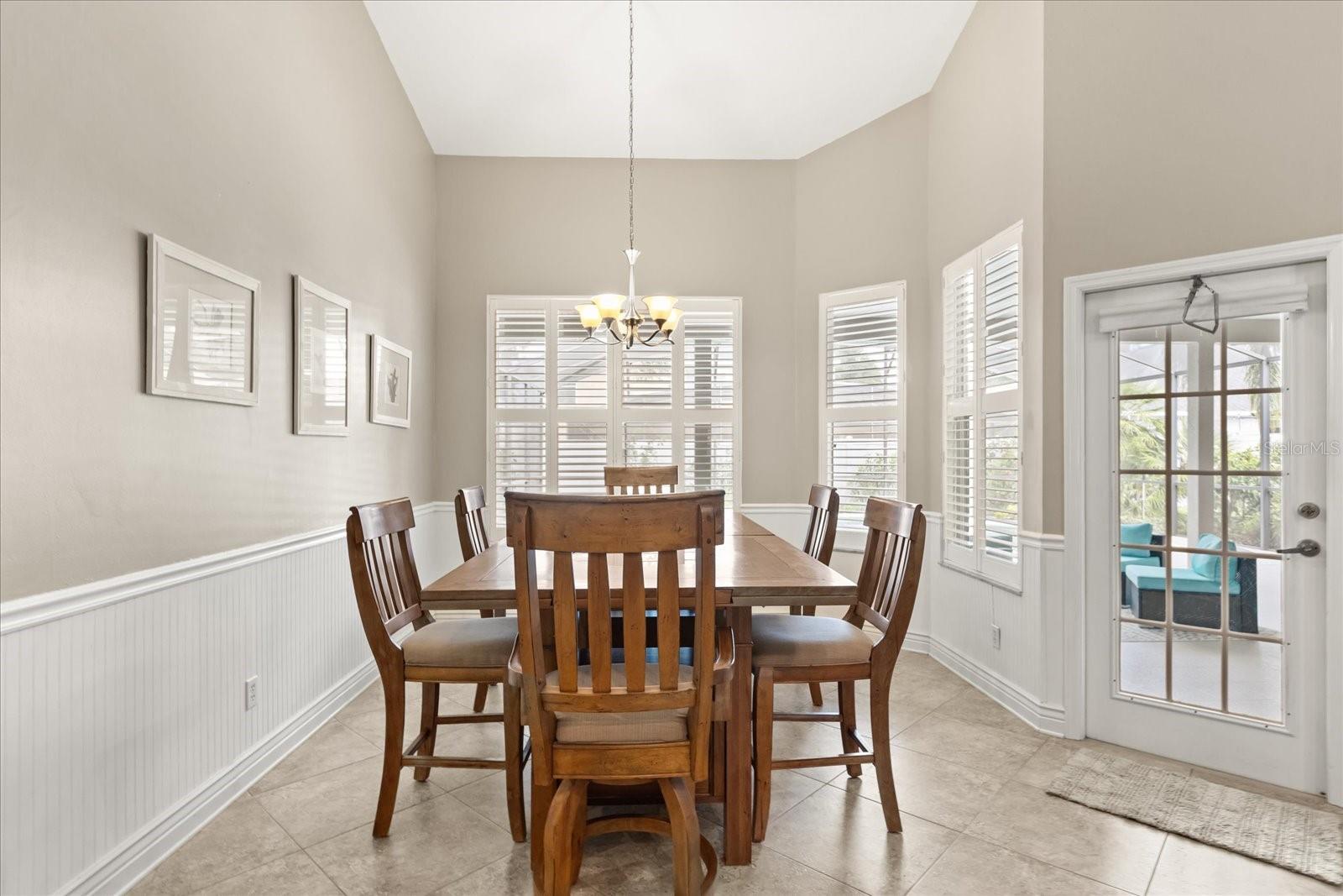 Image 17 of 47 For 3741 Gatlin Place Circle