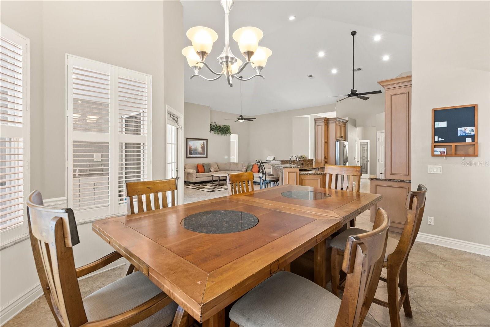 Image 18 of 47 For 3741 Gatlin Place Circle