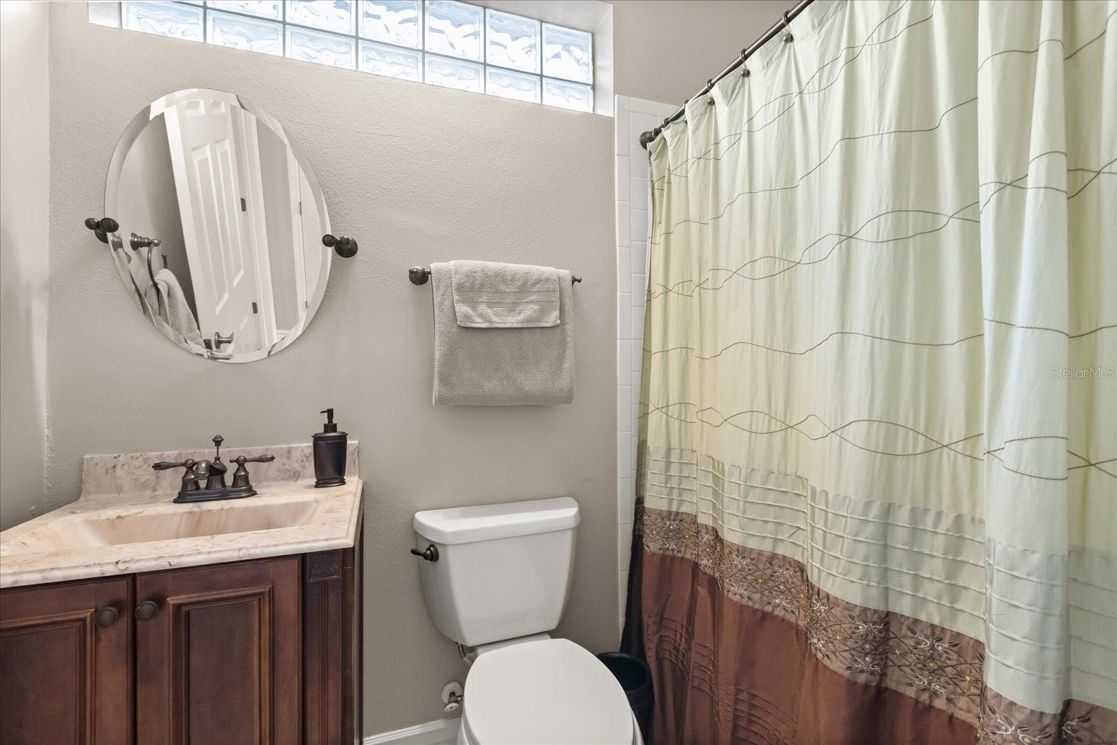 Image 33 of 47 For 3741 Gatlin Place Circle