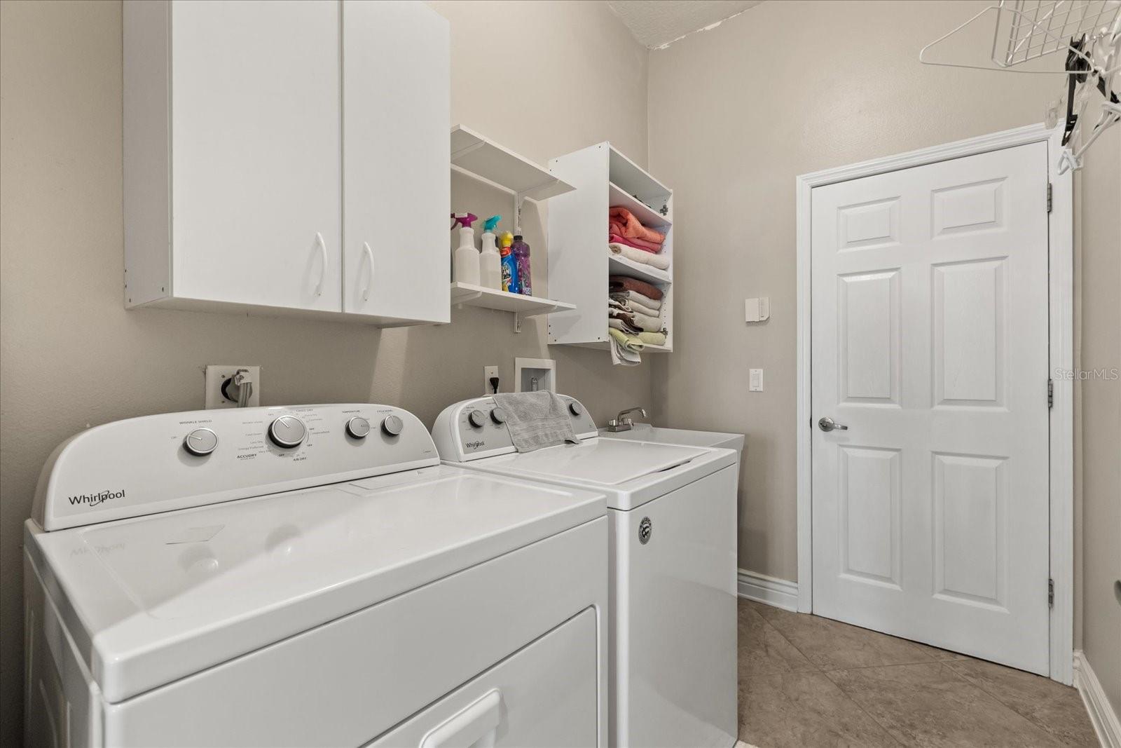 Image 39 of 47 For 3741 Gatlin Place Circle