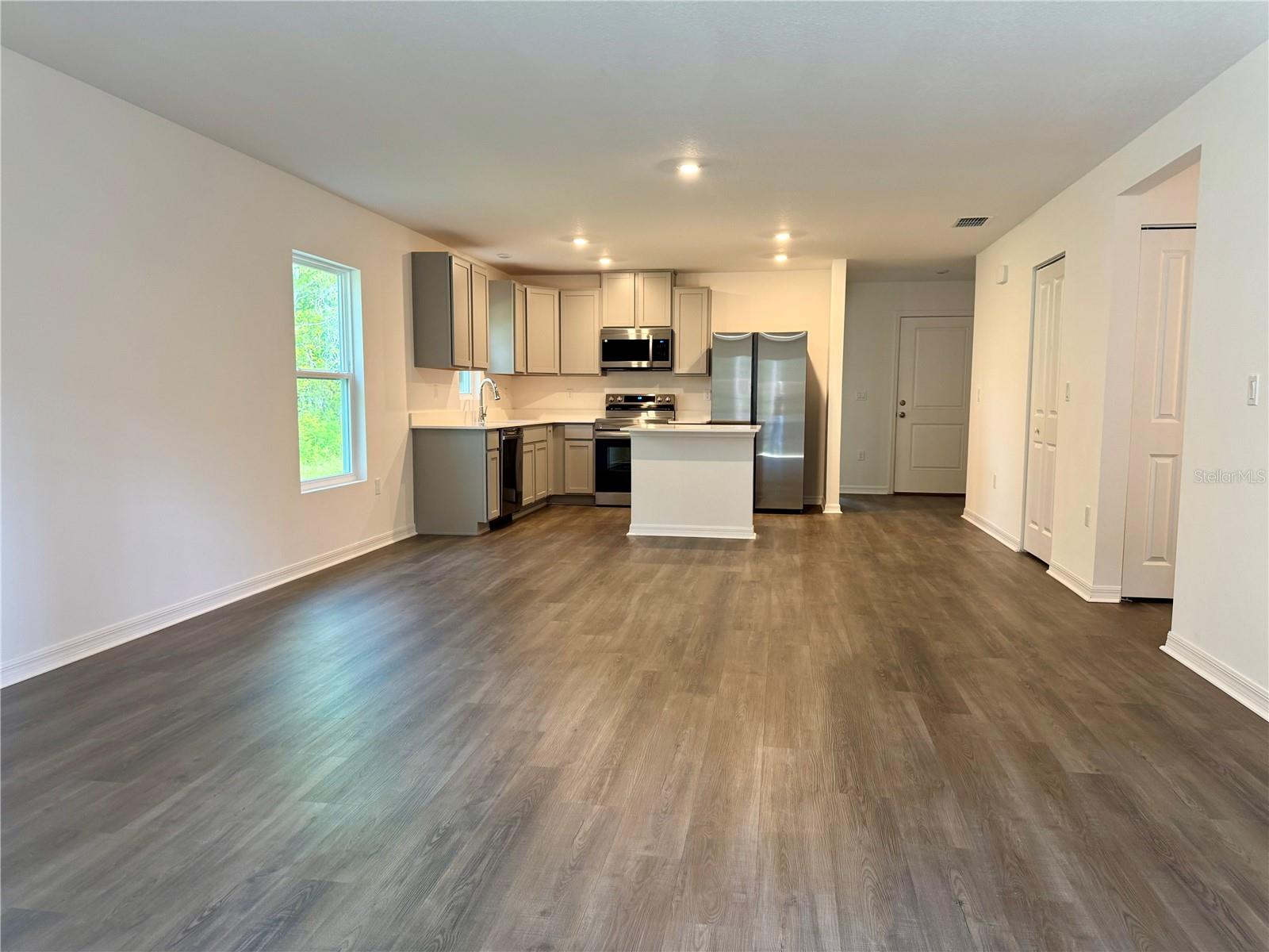 Image 7 of 16 For 3046 Glenn Street