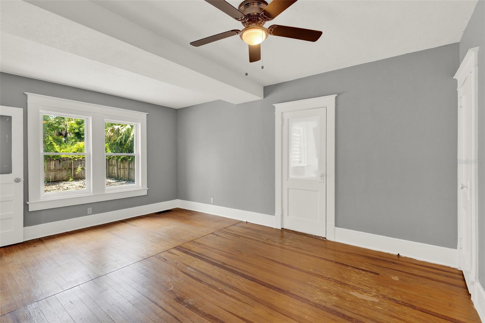 Image 11 of 20 For 611 Grove Street 1