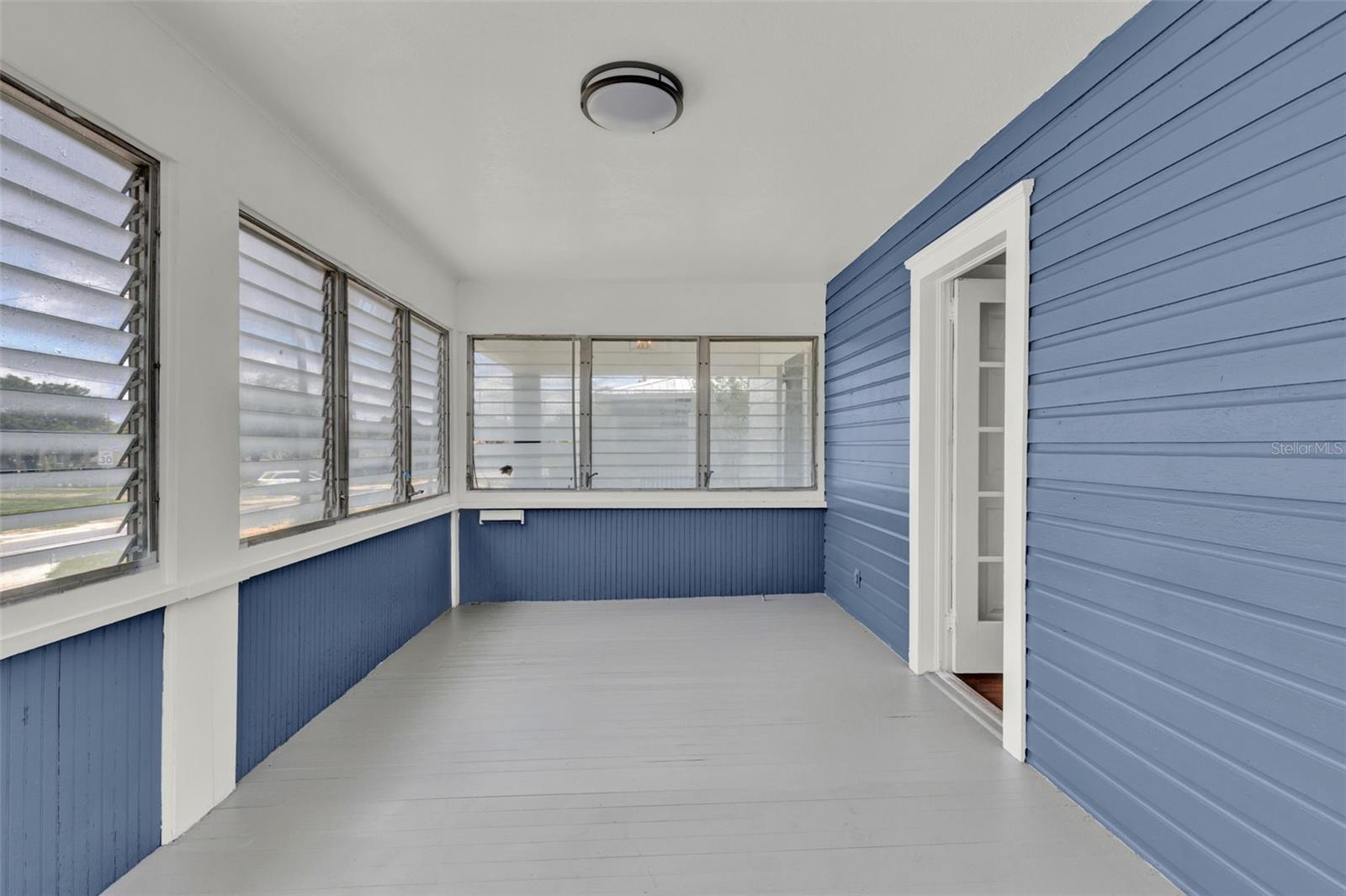 Image 18 of 20 For 611 Grove Street 1