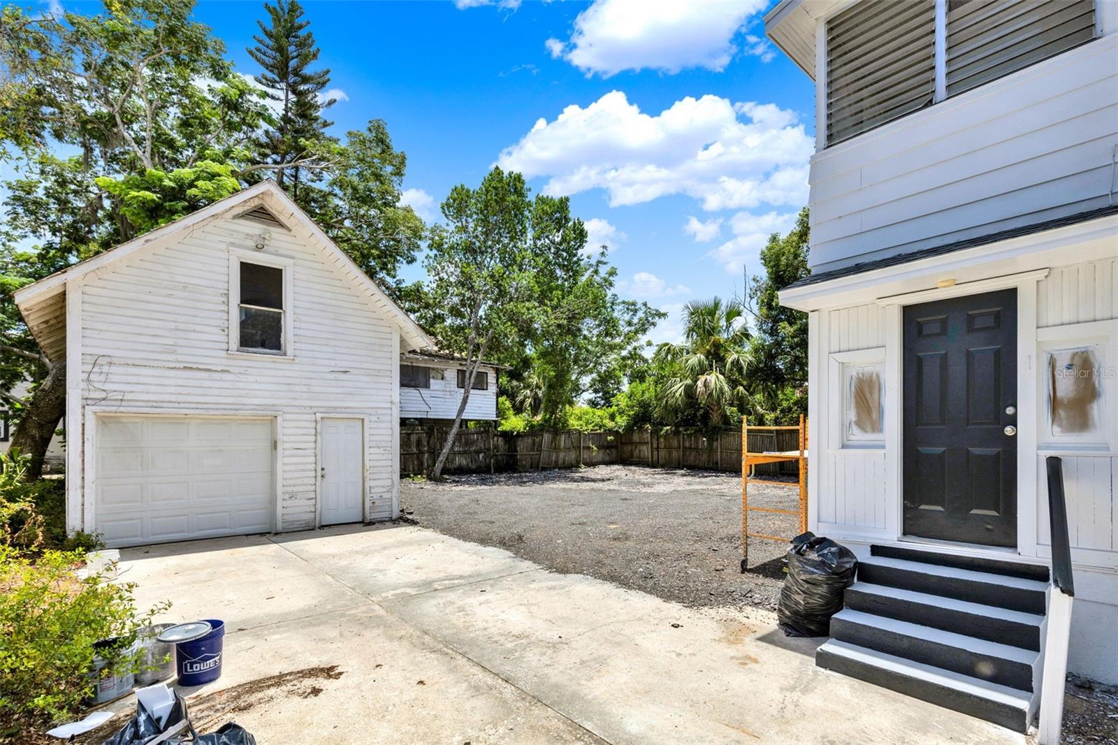 Image 19 of 20 For 611 Grove Street 1