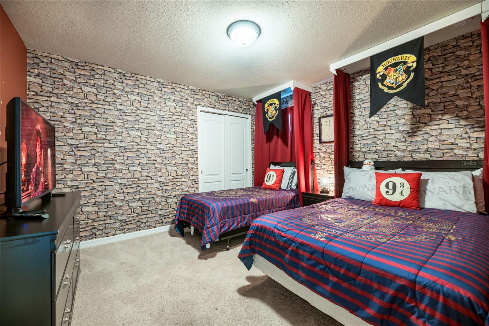 Image 25 of 37 For 8900 Prague Way