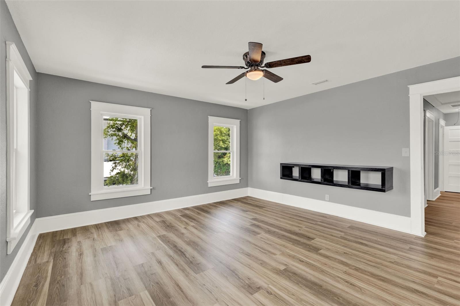 Image 11 of 18 For 611 Grove Street 2