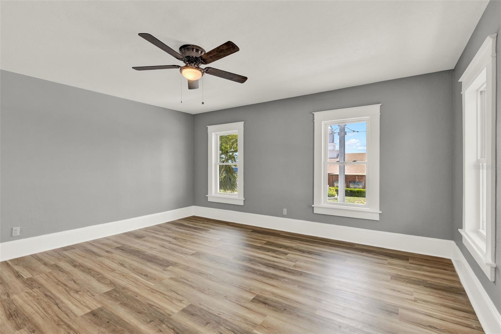 Image 13 of 18 For 611 Grove Street 2