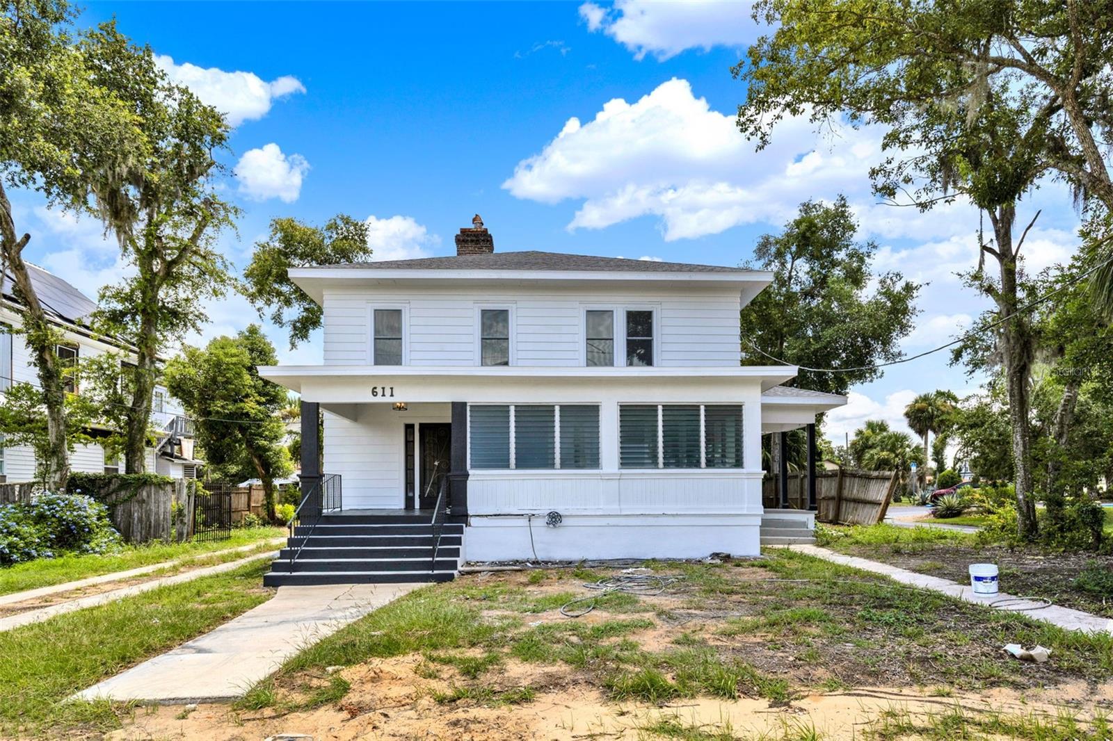 Image 3 of 18 For 611 Grove Street 2