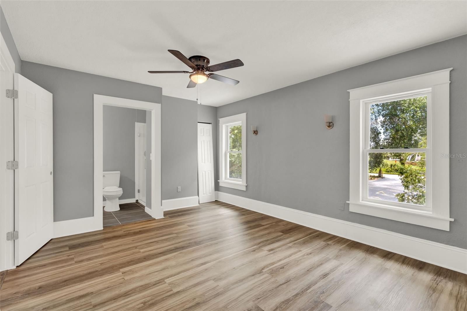 Image 8 of 18 For 611 Grove Street 2