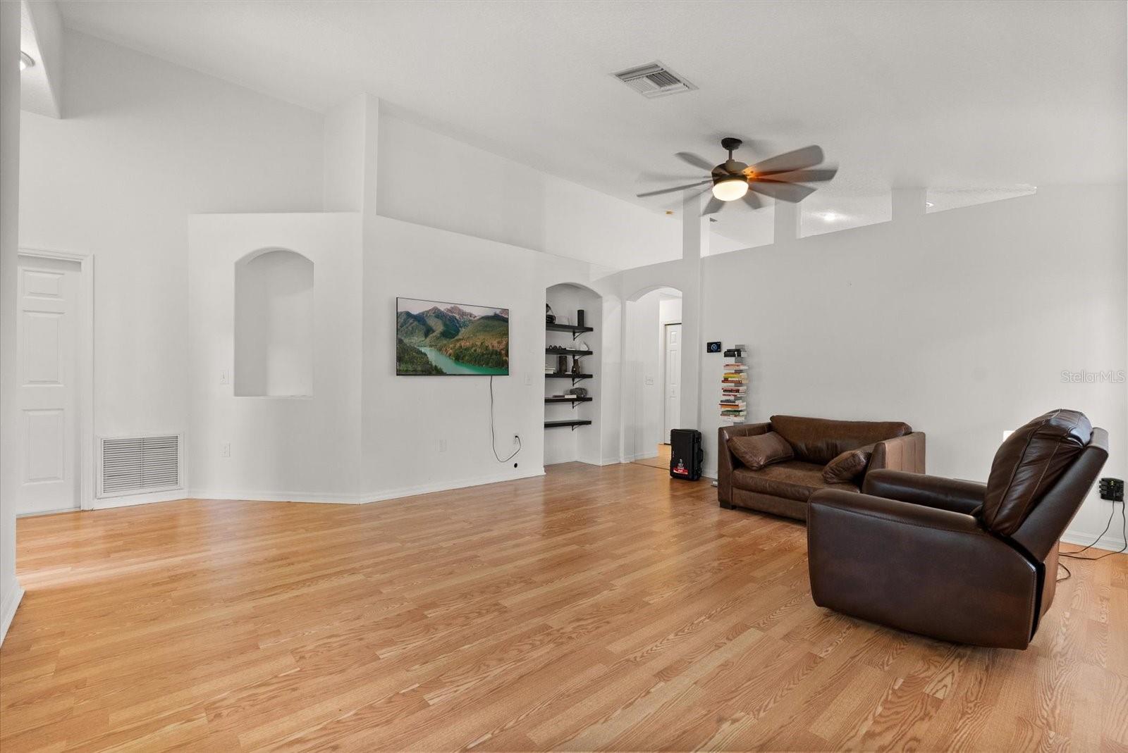 Image 16 of 37 For 1011 Vassar Drive