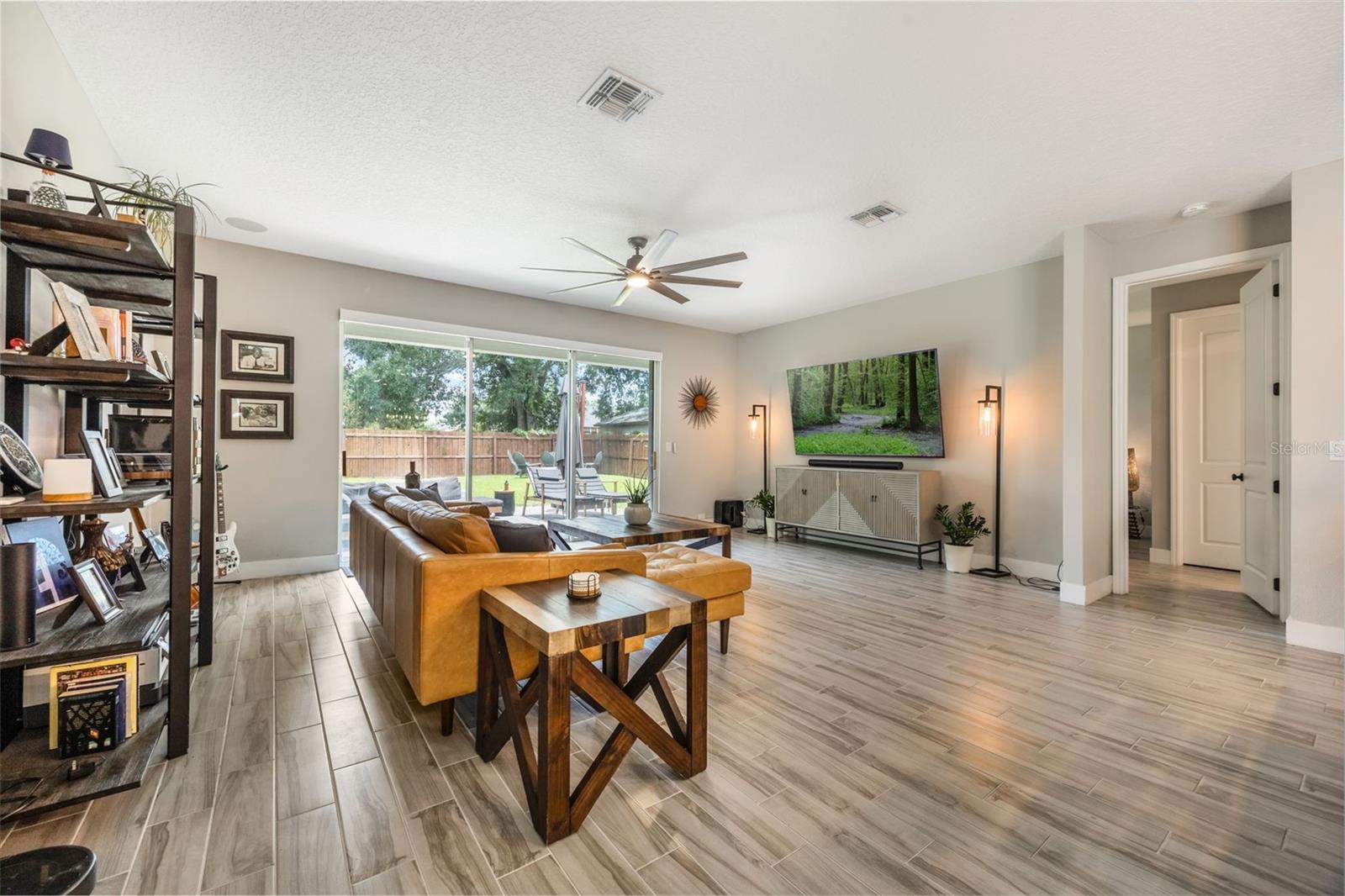 Image 6 of 35 For 4318 Roush Avenue