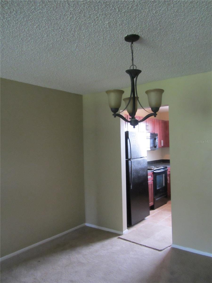 Image 6 of 7 For 440 Banyon Tree Circle 200