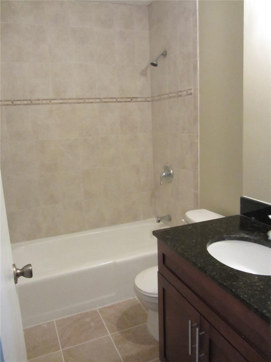 Image 7 of 7 For 440 Banyon Tree Circle 200