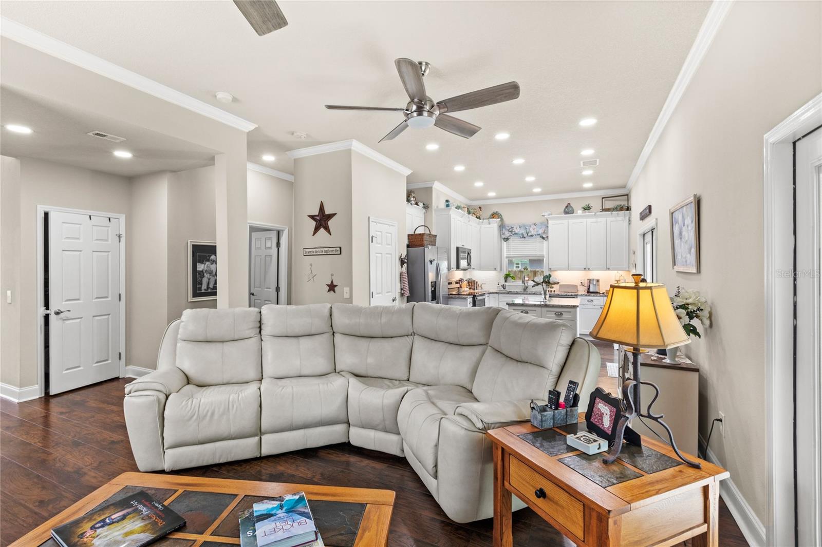 Listing photo id 9 for 309 Oakland Avenue
