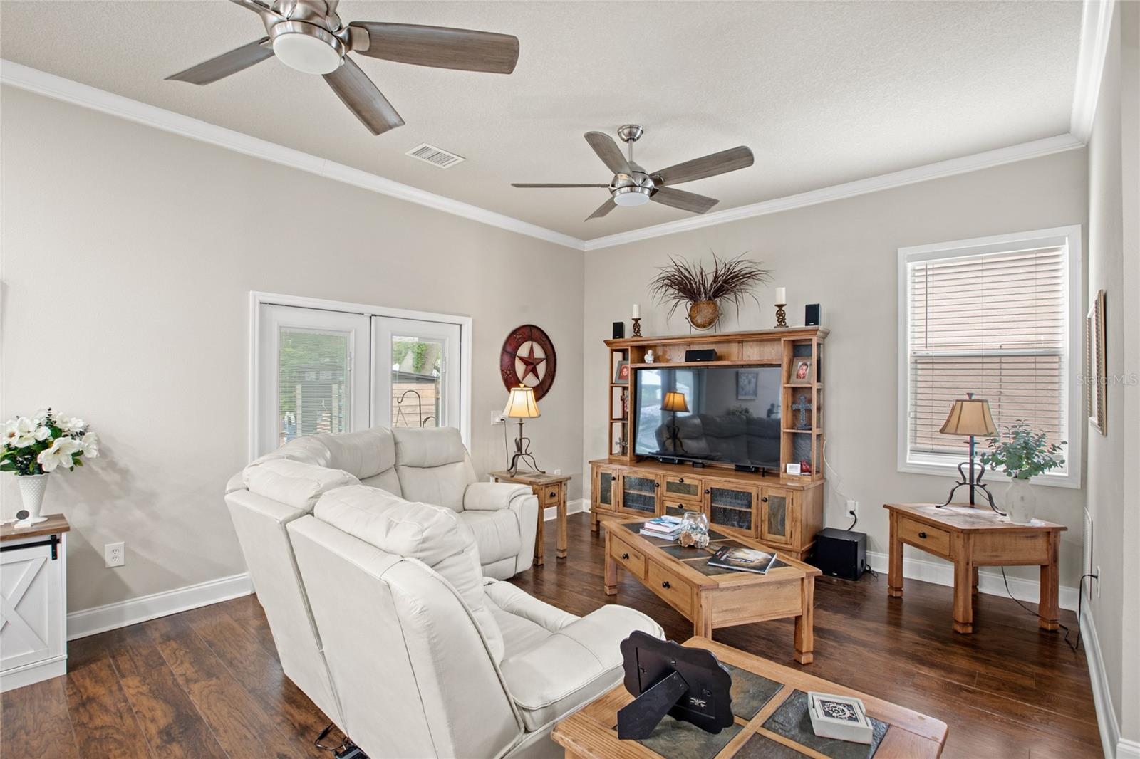 Listing photo id 10 for 309 Oakland Avenue
