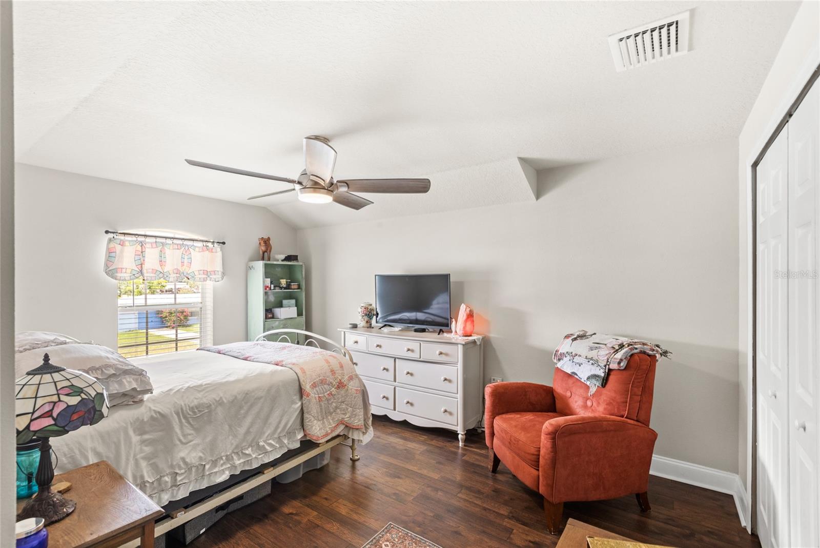 Listing photo id 21 for 309 Oakland Avenue