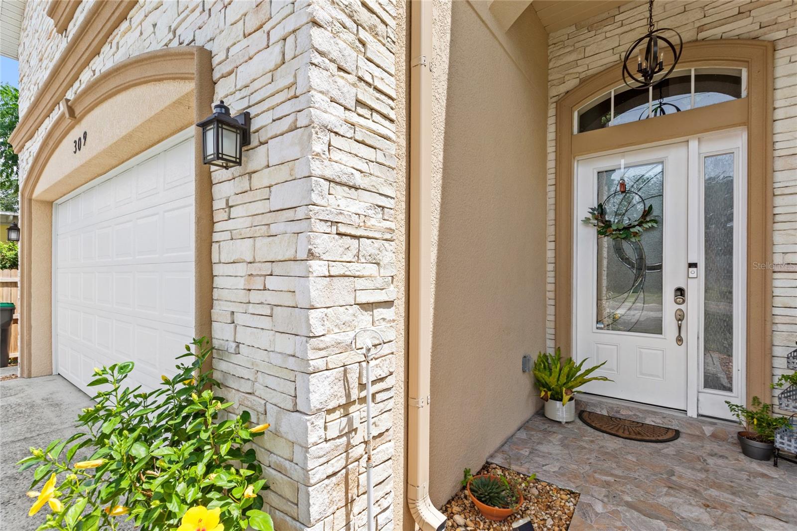 Listing photo id 1 for 309 Oakland Avenue