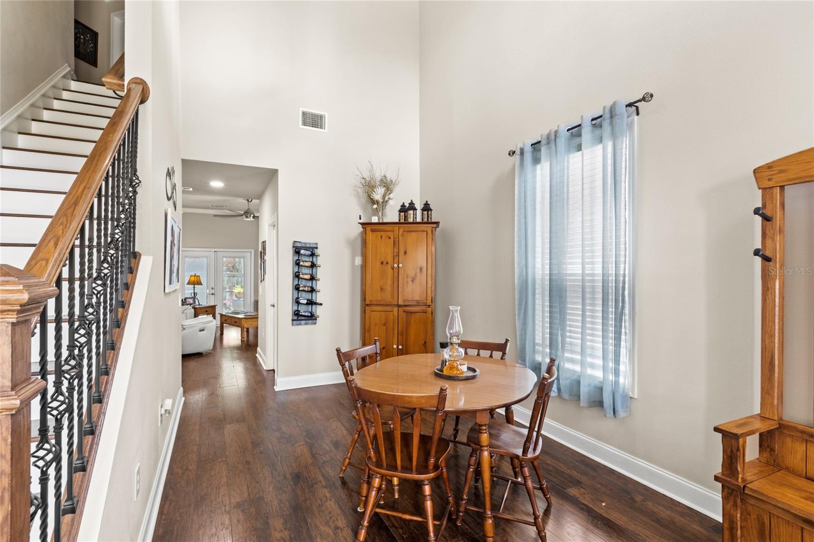 Listing photo id 3 for 309 Oakland Avenue