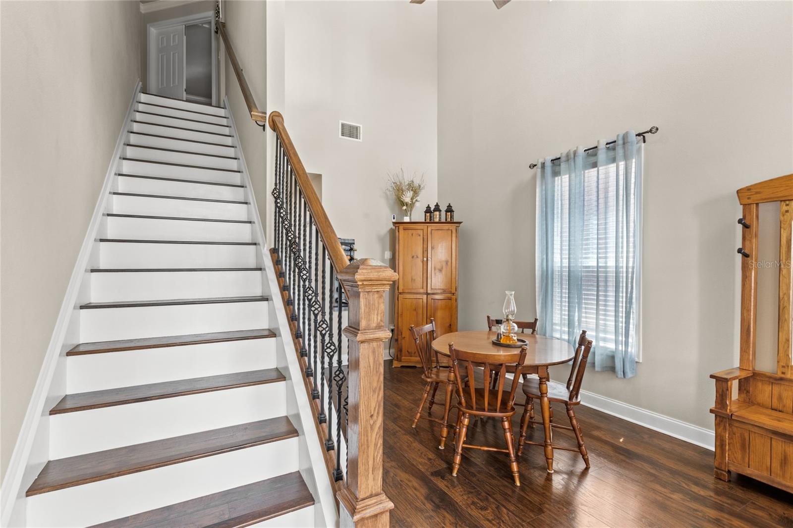 Listing photo id 4 for 309 Oakland Avenue