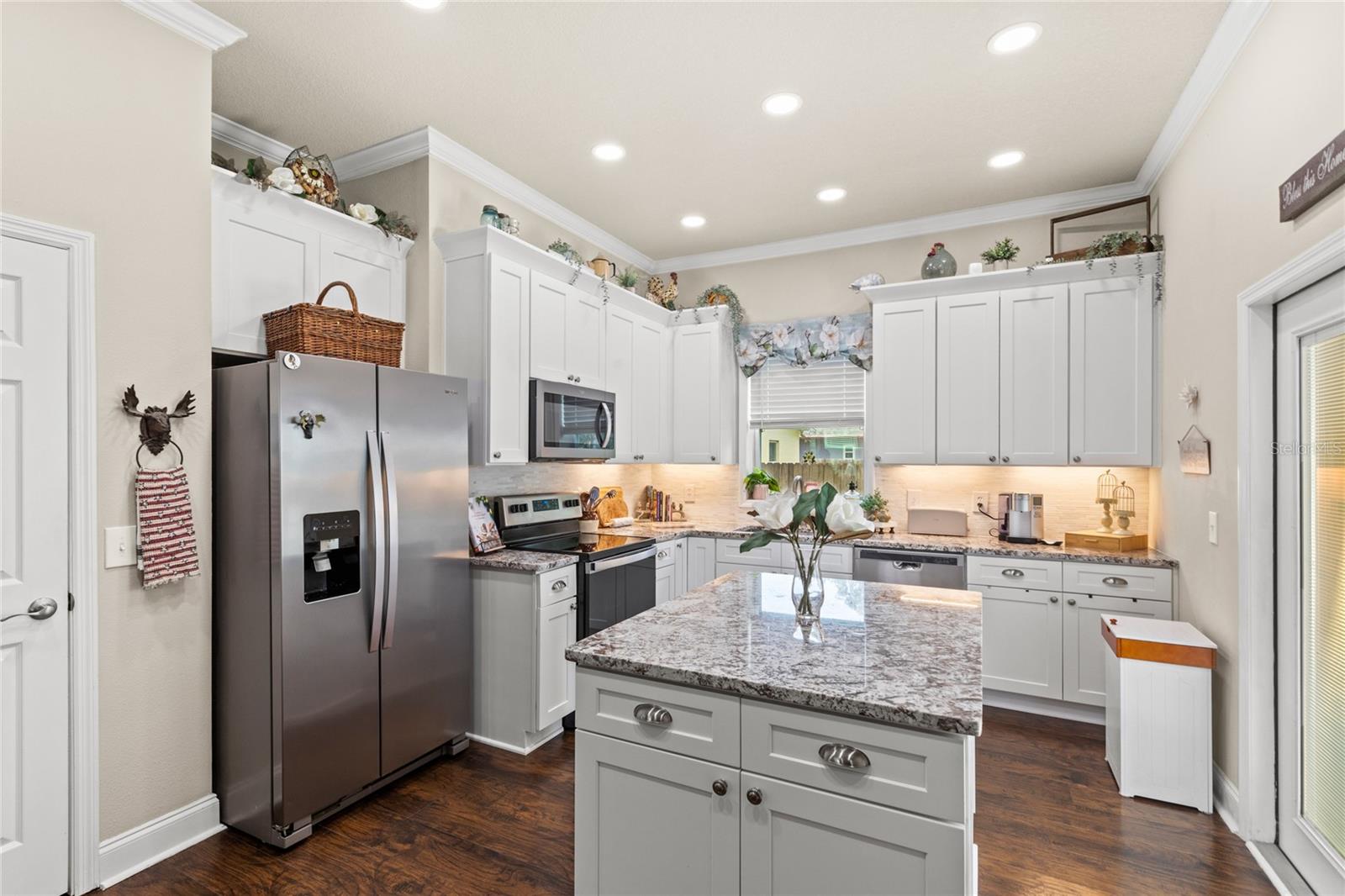 Listing photo id 6 for 309 Oakland Avenue