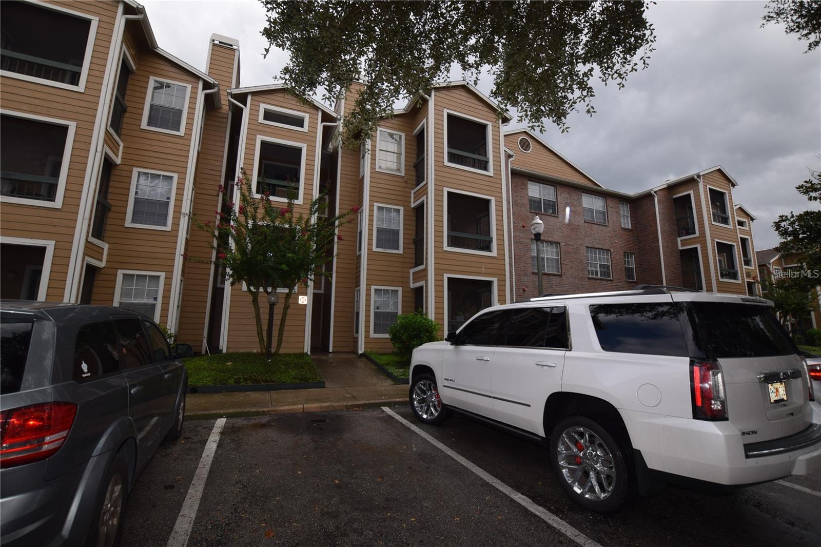 Image 2 of 3 For 4301 Lizshire Lane 310