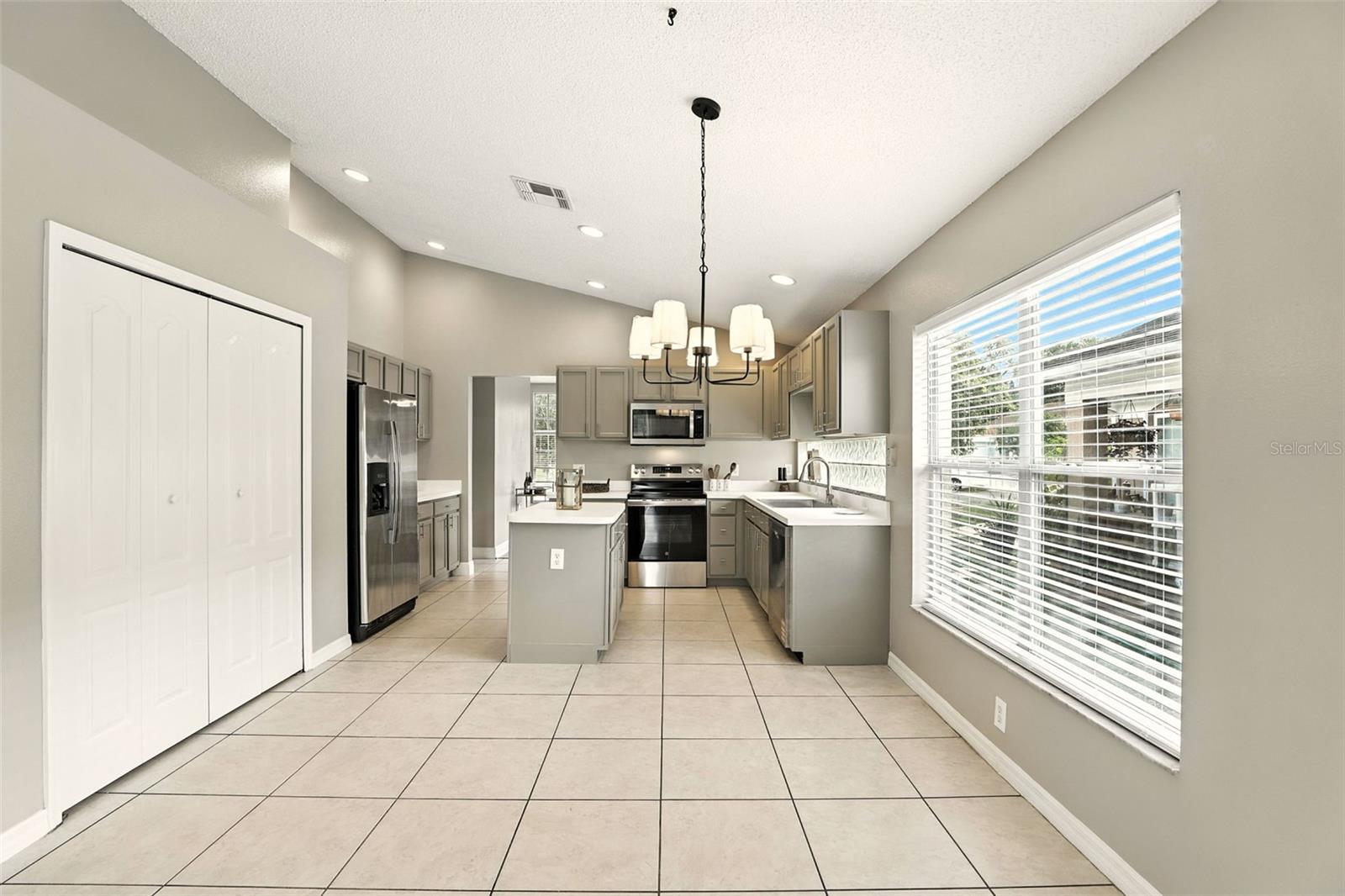 Image 14 of 32 For 10418 Sun Villa Boulevard