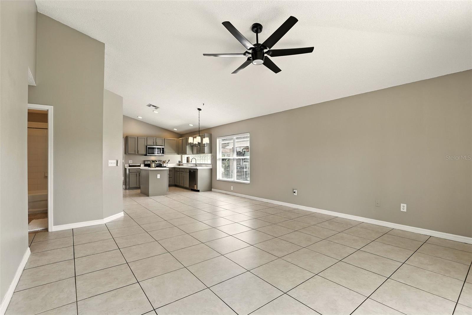 Image 15 of 32 For 10418 Sun Villa Boulevard